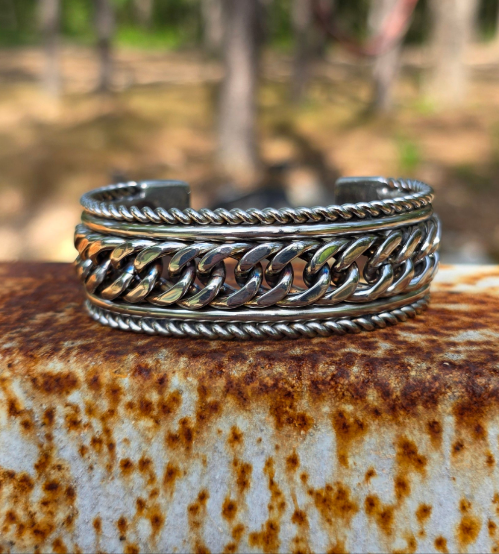 Stainless steel chain bracelet