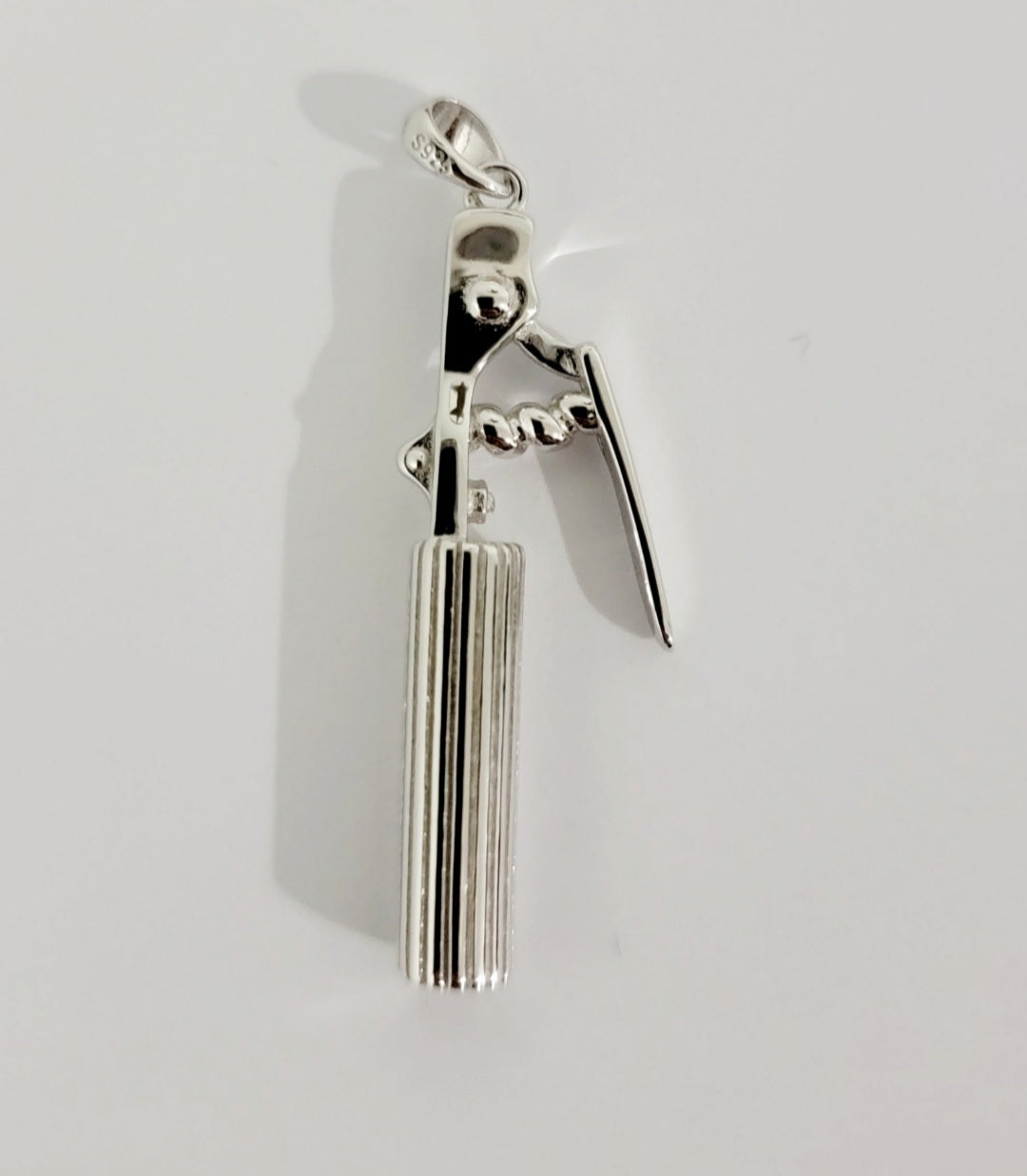 Stinger V Pendant